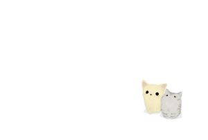 Желто-серый милый кот и котенок РРТ фоновое изображение