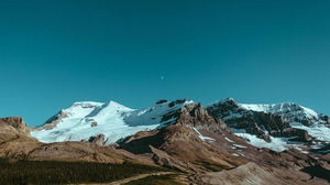 Image de fond PPT de paysage de montagne de neige majestueux