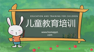 Plantilla de material didáctico PPT de educación infantil con enseñanza de fondo de conejito junto a la pizarra