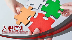 Neue PPT-Vorlage für das Mitarbeiterorientierungstraining mit Farbpuzzle-Hintergrund