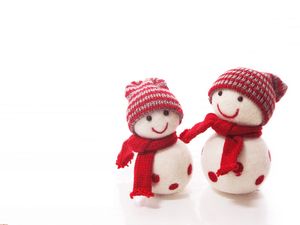 Un par de lindos pequeño muñeco de nieve ppt fotos