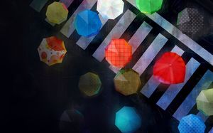 雨天人群中的颜色伞美学背景图片