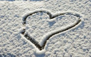 imagen de fondo en forma de corazón de la nieve